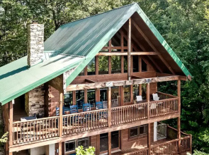 Stunning Mountain Views Hot tub Firepit Arcade