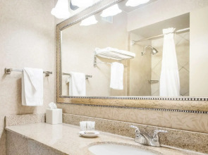 Red Lion Hotel Portland Airport