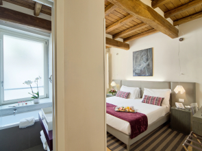 Trevi Palace Luxury Inn