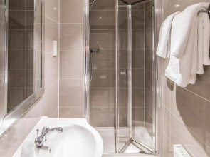 Kensington Gardens Hotel