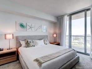 Stunning 2 Bedroom Bay Front Apt w/ Breathless View 1909