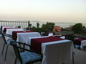 Spinel Hotel - Old City