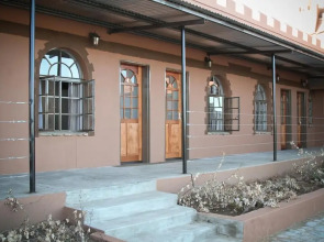 Sweet Thorn Retreat Airport Lodge