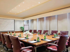 Отель Swissotel Al Murooj Dubai