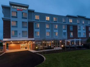 Courtyard Boston Littleton