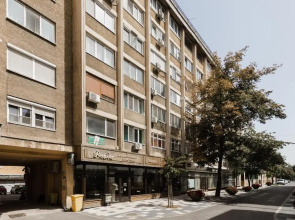 Lovely flat, UltraCentral, with Free Parking VIC8