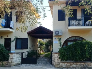 Hotel Raptis Residence