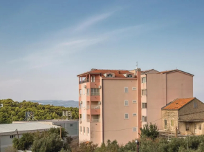 Amazing Apartment in Makarska With 1 Bedrooms and Wifi