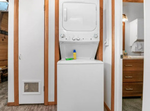Big Bear Lookout Lodge - Luxurious Mountain Home, Just A Short Drive To Big Bear's Attractions. 3 Bedroom Cabin