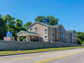 Cobblestone Hotel & Suites - Erie