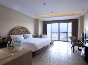 Phoenix Island Resort Apartment Sanya