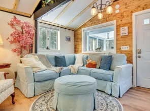 All-season Getaway in Tamworth: Pets Welcome!