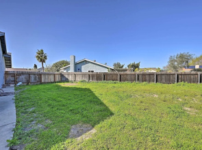 Family-friendly Oceanside Home: 5 Mi to Beach