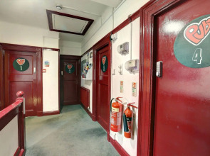 PubLove @ The Steam Engine - Hostel