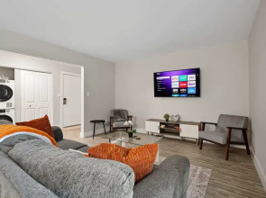 Spacious 2BR 2BA City Haven