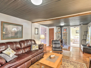 'carefree Cottage' < 6 Mi to Downtown Asheville!