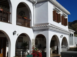 Casa Roble B&B