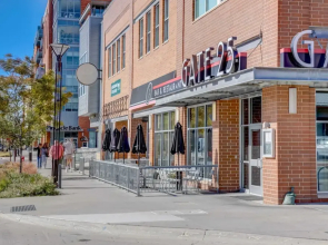 FRONTDESK LivRed Campus Apts Haymarket Square Lincoln