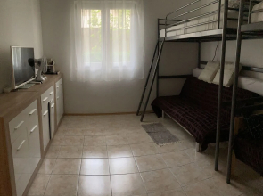 Charming 2-bed Apartment in Necujam