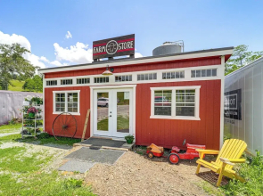Mtn-view Deck: Scenic Glamping Getaway Near Boone!