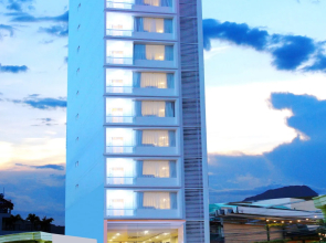 Azura Hotel