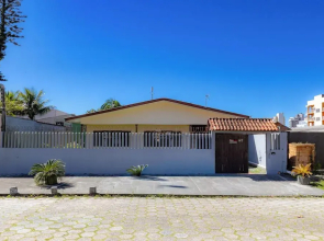 Casa 3 Quartos com Wi-fi Ar e Churrasqueira