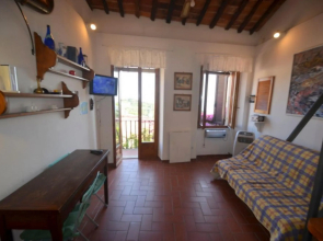 In front of the terrace Capoliveri, very quaint and cozy-IL RIFUGIO