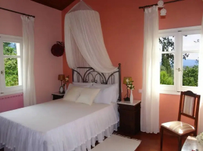 Charming 2-bed Cottage in Vatos