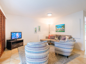 Onetangi Beach Apartment 7