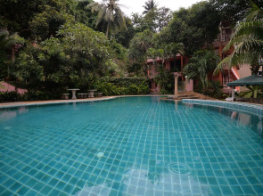 Baan Lukkan Patong Resort