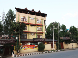 OYO 12445 Hotel Marhaba United