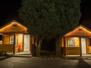 King Hendrick Motel