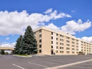 Ramada Plaza by Wyndham Sheridan Hotel & Convention Center