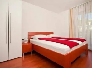 Sea-N-Sun Apartments