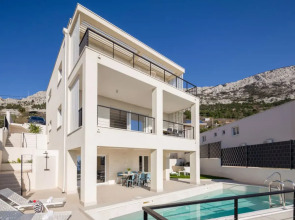 House Maris Brela