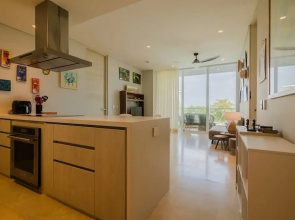 2br 5 Guests Private Balcony and Shared Pool