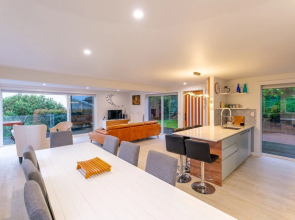 The Kingfisher House - Oneroa
