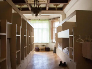 Oh So Indie House Hostel