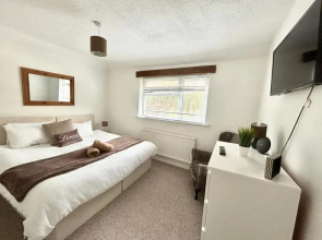 Afan Contractor Accommodation - mins to site!