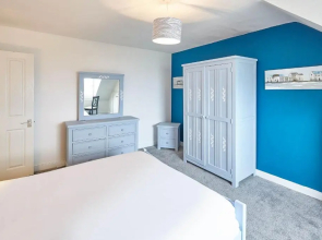Host Stay The Whitby Pearl