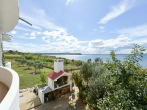 Edi - Amazing Location by the sea - A1