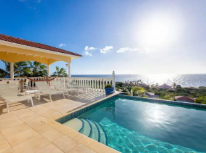 Spacious Bright Villa - Spectacular Ocean Views Private Pool