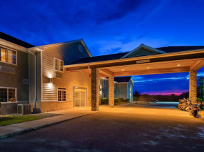 Crandon Inn and Suites