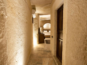 Medusa Cave Hotel