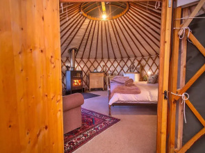 Chalet With Gleneagles Views, hot Tub, No Deposit