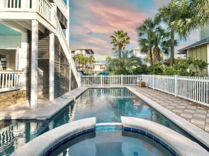 Fin by Avantstay 9 BR Destin Oasis With Pool & Spa Walk to Beach