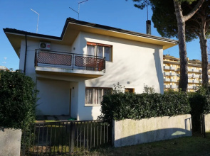 Comfortable Villa for up to 6 Guests by Beahost Rentals