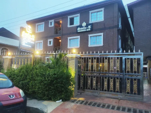 Smile-T Continental Hotel