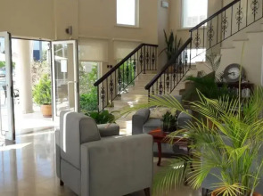 The Prince Inn Hotel & Villas