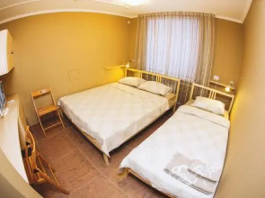 Mini-Hotel At Grandfather Lenin's